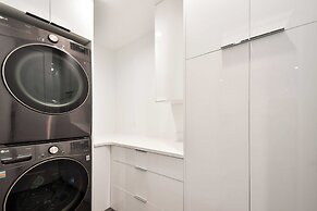 Webster by Avantstay Central Location w/ Hot Tub and Patio