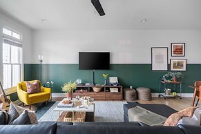 Tammy by Avantstay Chic 4BR Condo in Heart of Nashville