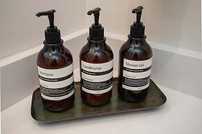 Franklin by Avantstay Trendy Townhouse in Great Location w/ Private Ro