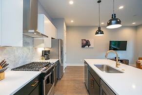 Franklin by Avantstay Trendy Townhouse in Great Location w/ Private Ro