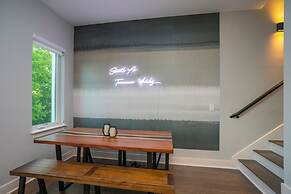 Franklin by Avantstay Trendy Townhouse in Great Location w/ Private Ro