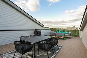 Franklin by Avantstay Trendy Townhouse in Great Location w/ Private Ro