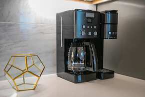 Franklin by Avantstay Trendy Townhouse in Great Location w/ Private Ro