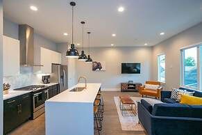 Franklin by Avantstay Trendy Townhouse in Great Location w/ Private Ro