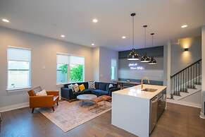 Franklin by Avantstay Trendy Townhouse in Great Location w/ Private Ro