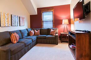 Norfolk Retreat by Avantstay Luxurious Mountain Home w/ Hot Tub