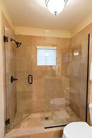 Norfolk Retreat by Avantstay Luxurious Mountain Home w/ Hot Tub