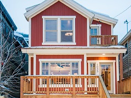 Norfolk Retreat by Avantstay Luxurious Mountain Home w/ Hot Tub