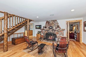 Lagunita Shores by Avantstay Beautiful Lakefront Mansion w/ Hot Tub & 