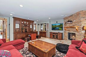 Lagunita Shores by Avantstay Beautiful Lakefront Mansion w/ Hot Tub & 