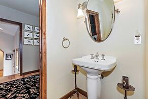 Lagunita Shores by Avantstay Beautiful Lakefront Mansion w/ Hot Tub & 