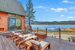 Lagunita Shores by Avantstay Beautiful Lakefront Mansion w/ Hot Tub & 