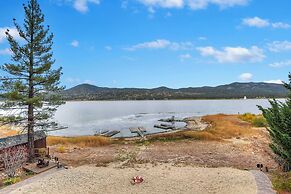 Lagunita Shores by Avantstay Beautiful Lakefront Mansion w/ Hot Tub & 