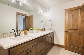 Starview at Brasada Ranch Resort by Avantstay Stunning Home w/ Hottub 