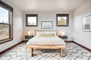 Starview at Brasada Ranch Resort by Avantstay Stunning Home w/ Hottub 