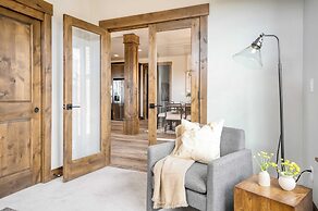 Starview at Brasada Ranch Resort by Avantstay Stunning Home w/ Hottub 