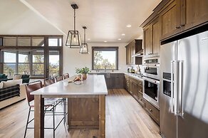 Starview at Brasada Ranch Resort by Avantstay Stunning Home w/ Hottub 