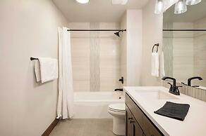 Starview at Brasada Ranch Resort by Avantstay Stunning Home w/ Hottub 