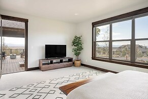 Starview at Brasada Ranch Resort by Avantstay Stunning Home w/ Hottub 