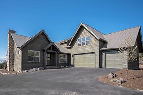 Starview at Brasada Ranch Resort by Avantstay Stunning Home w/ Hottub 