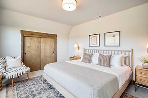 Starview at Brasada Ranch Resort by Avantstay Stunning Home w/ Hottub 