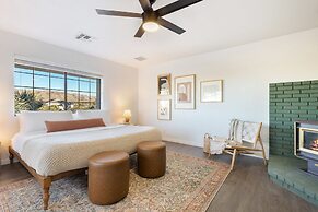 Mojave Moon by Avantstay Modern & Bright JT Home in Great Location w/ 