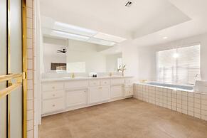 Mojave Moon by Avantstay Modern & Bright JT Home in Great Location w/ 