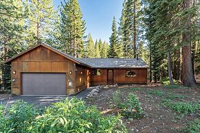 Whiskey Springs by Avantstay Classic Cabin Near Tahoe Donner Ski Area!