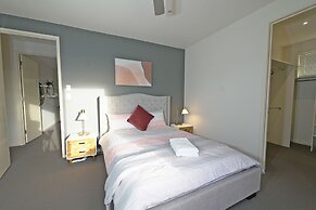 Luxury 7BRM Lakeside BigHouse Point Cook