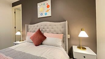 Luxury 7BRM Lakeside BigHouse Point Cook