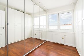 Apartment With Balcony Malta Lake