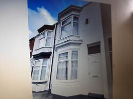 Immaculate 3-bed House in Middlesbrough With Wifi