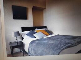 Immaculate 3-bed House in Middlesbrough With Wifi