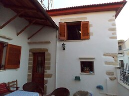 Traditional Luxury Villa in Fres