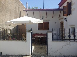 Traditional Luxury Villa in Fres