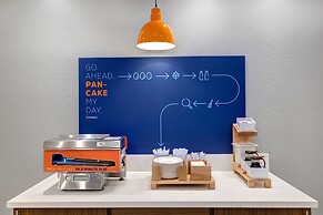 Holiday Inn Express & Suites Chino Hills by IHG