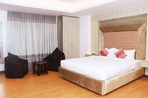 Royal Raj Hotel & Condominium