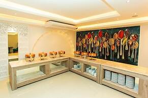 Royal Raj Hotel & Condominium