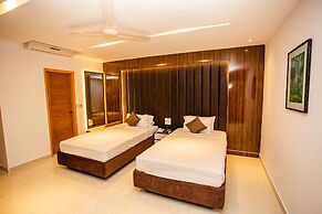 Royal Raj Hotel & Condominium