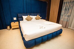 Royal Raj Hotel & Condominium