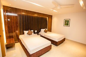 Royal Raj Hotel & Condominium