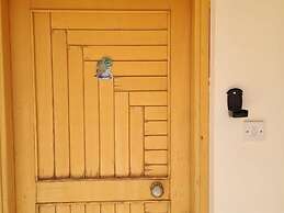 Penthouse-5 Guests-balcony-aircon-parking