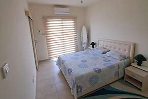 Penthouse-5 Guests-balcony-aircon-parking