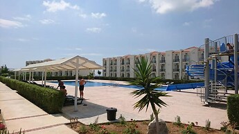 Penthouse-5 Guests-balcony-aircon-parking