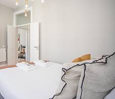 Liiiving in Porto - Art Design Apartment
