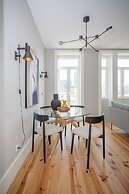 Liiiving in Porto - Art Design Apartment