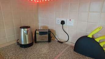 Sunrise Beach Club-sleeps 6-aircon-sea View