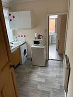 1 Bedroom Flat - Aylestone Road Leicester