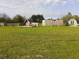 Glamping in Wiltshire the Green Knoll is a Charm
