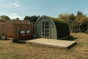 Glamping in Wiltshire the Green Knoll is a Charm